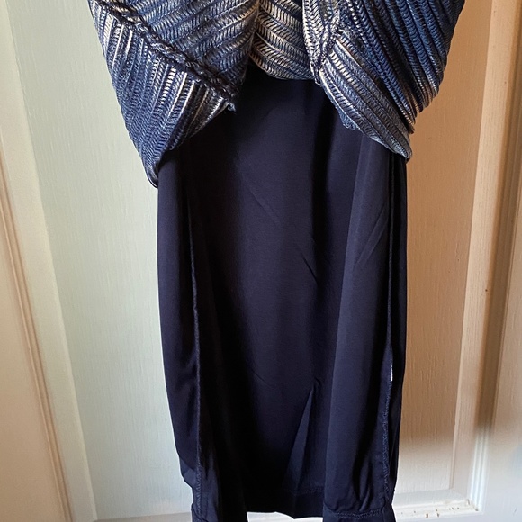 Bodycon Dress with Ruched Side - Picture 6 of 8